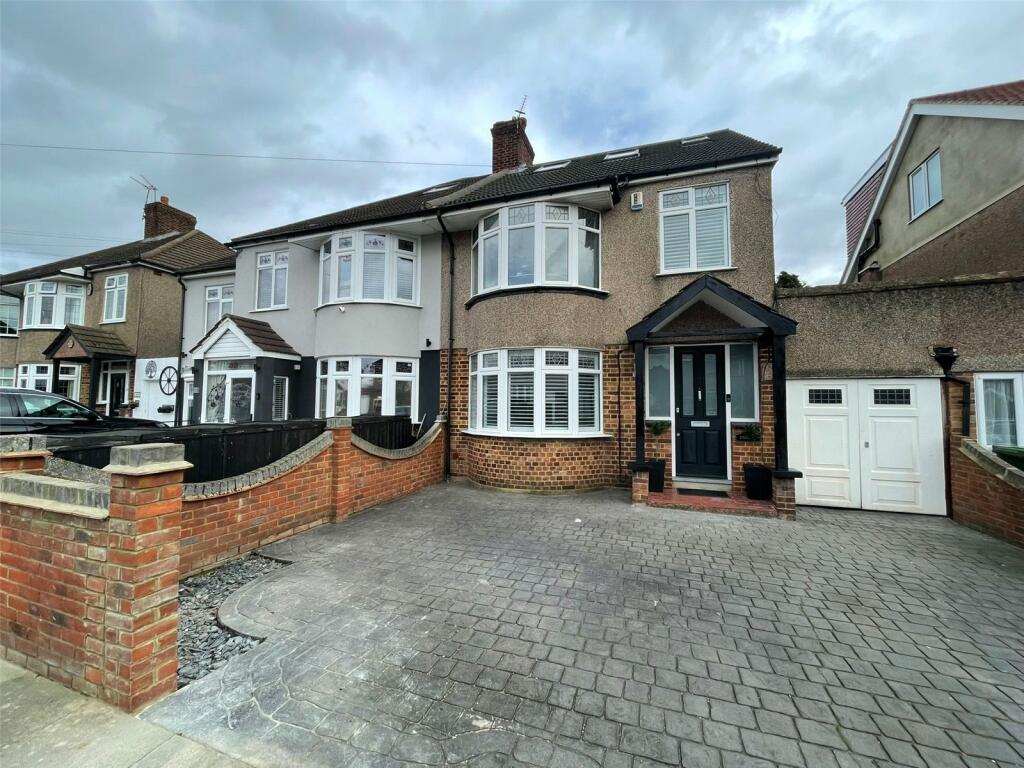 4 bedroom semidetached house for sale in Cleveland Road, Welling, Kent, DA16