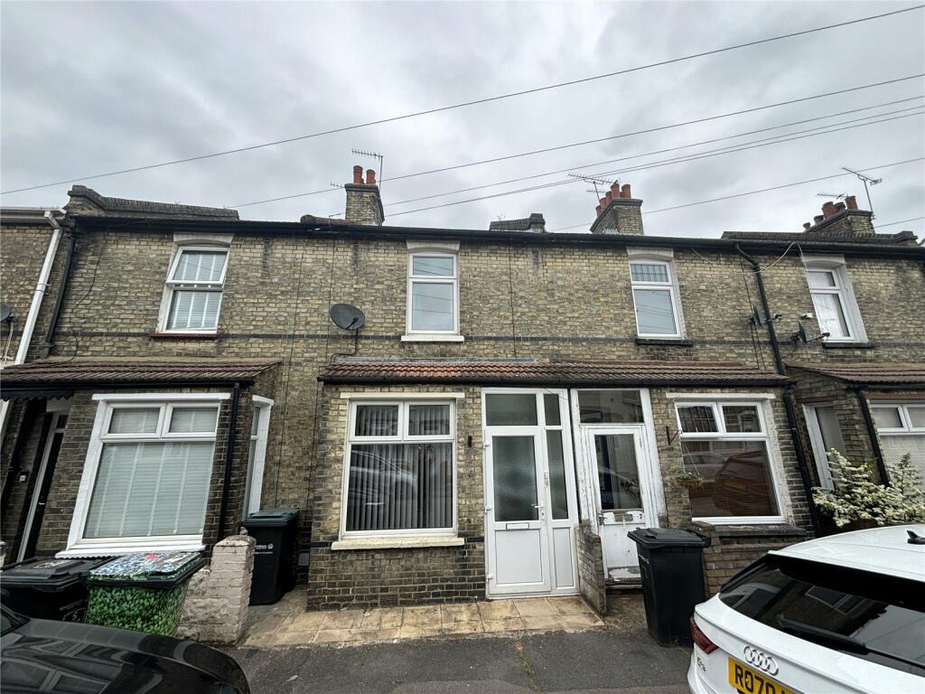 2 bedroom terraced house for rent in Suffolk Road, Gravesend, Kent, DA12