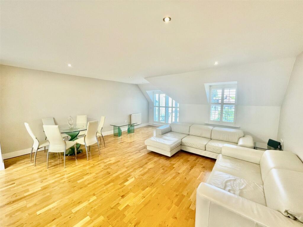 Main image of property: 293 -295 Main Road, Sidcup, Kent, DA14