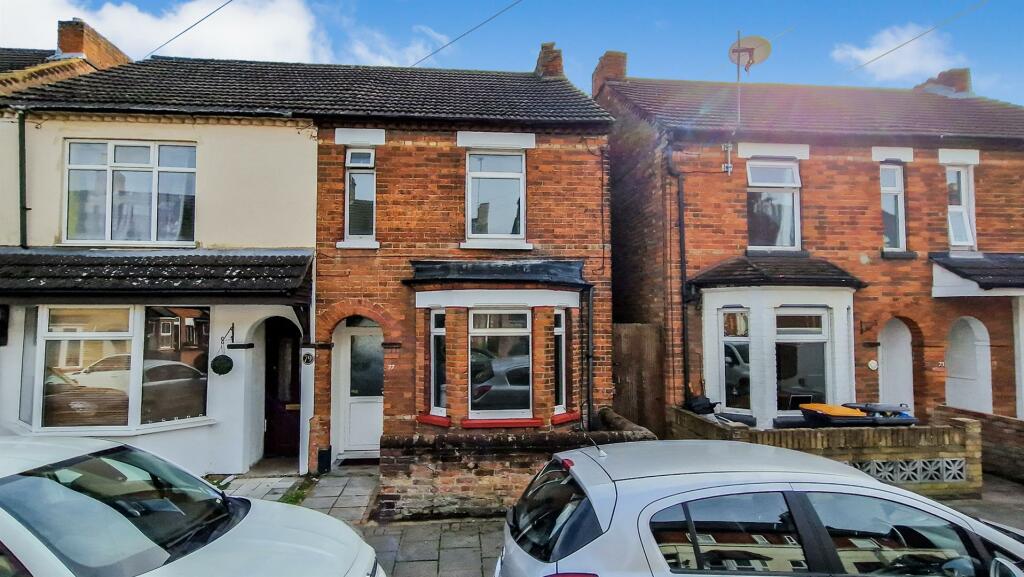 2 bedroom semidetached house for sale in Fenlake Road, Bedford, MK42