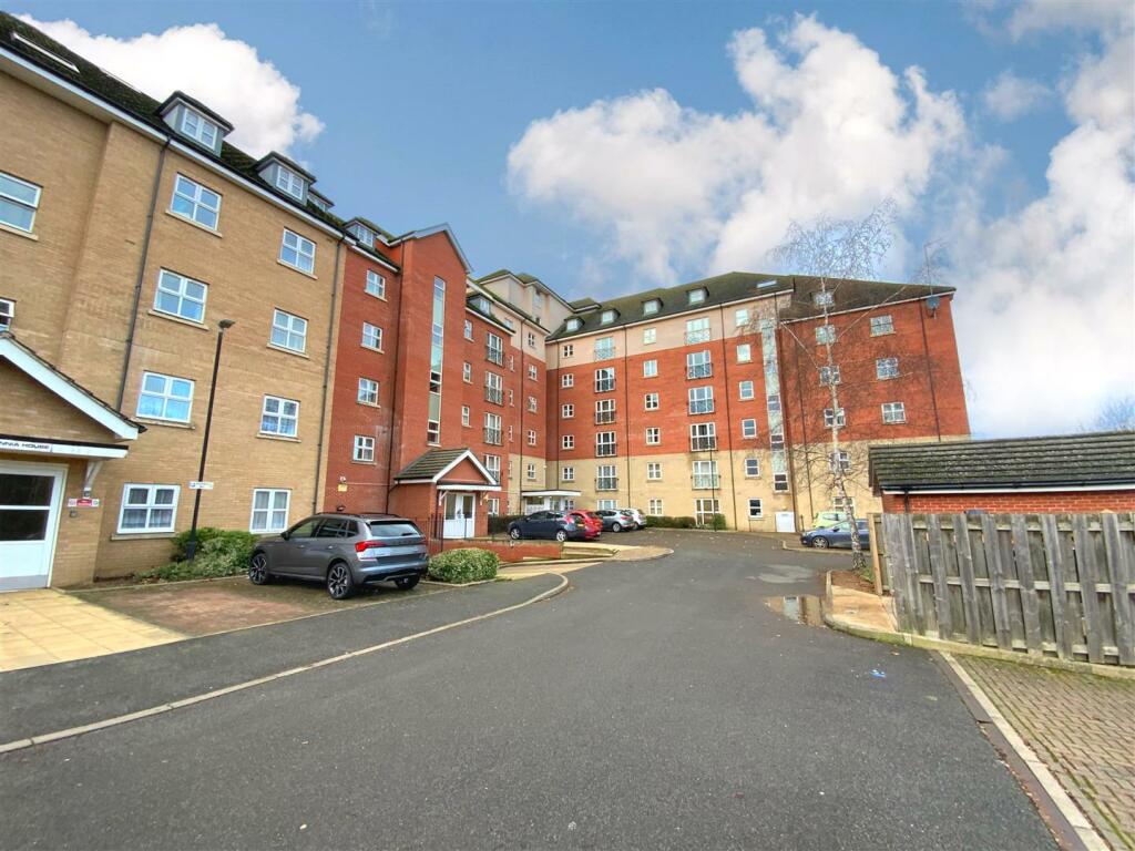 2 bedroom apartment for sale in Britannia House, Palgrave Road, Bedford