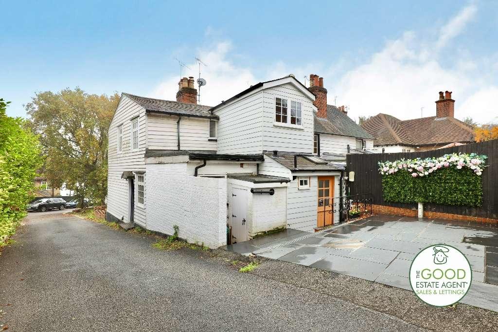 2 bedroom end of terrace house for sale in York Hill, Loughton, IG10