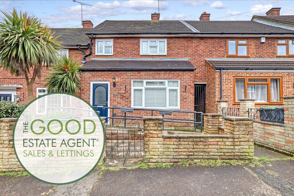 3 bedroom terraced house for sale in Whitehills Road, Loughton, IG10