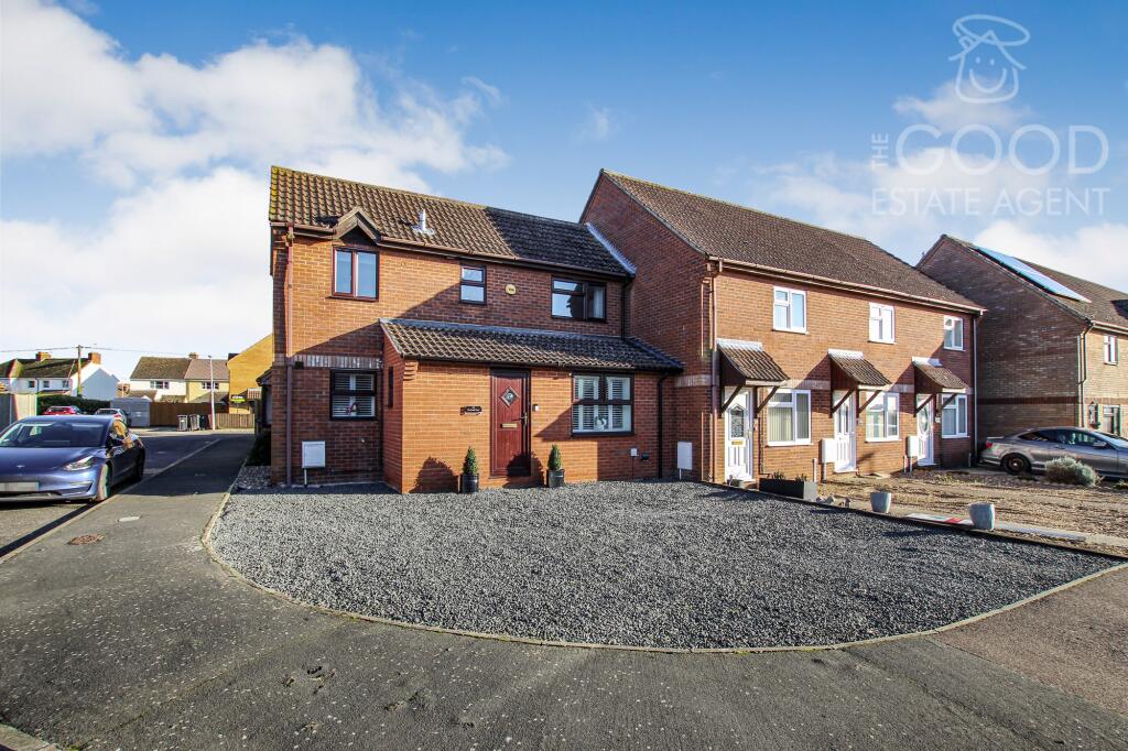 3 bedroom end of terrace house for sale in Orchard Row, Soham, CB7