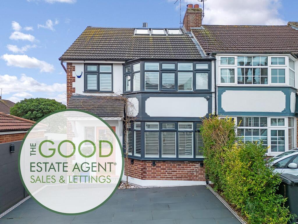 4 bedroom end of terrace house for sale in Highland Avenue, Loughton, IG10