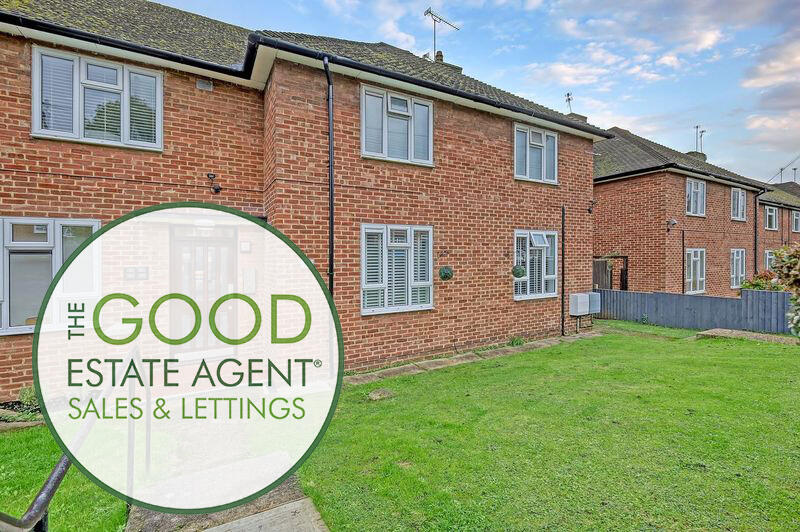 1 bedroom flat for sale in Hanson Drive, Loughton, IG10