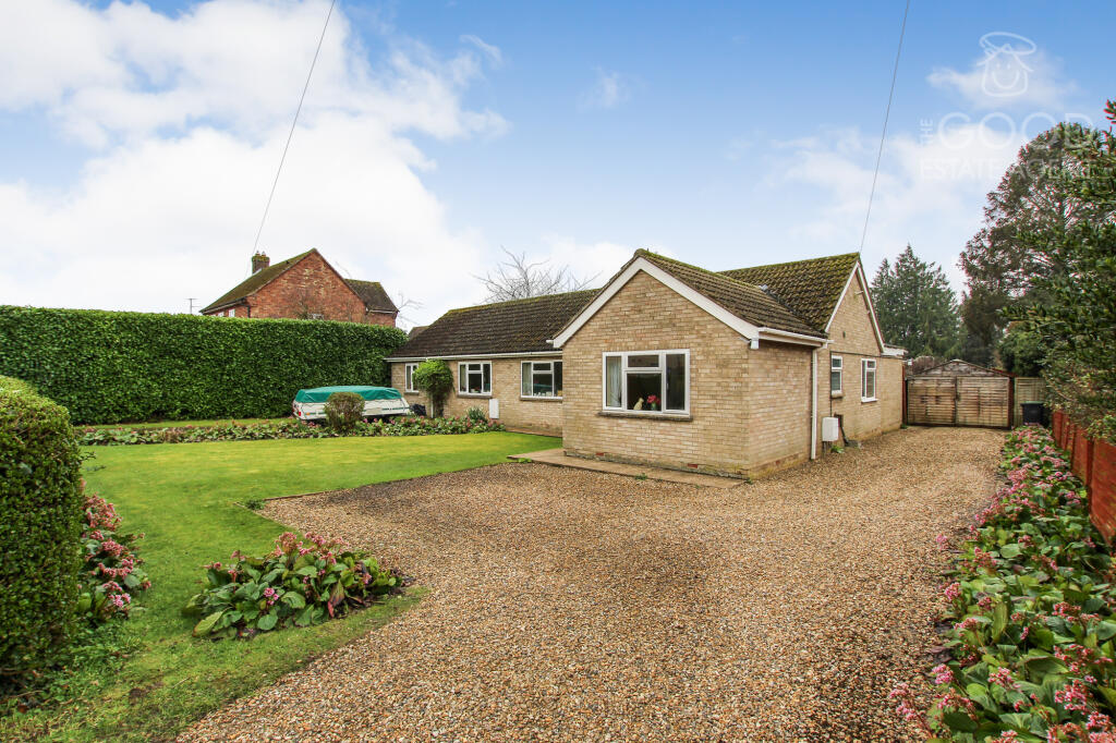 4 bedroom detached bungalow for sale in Fordham Road, Soham, CB7