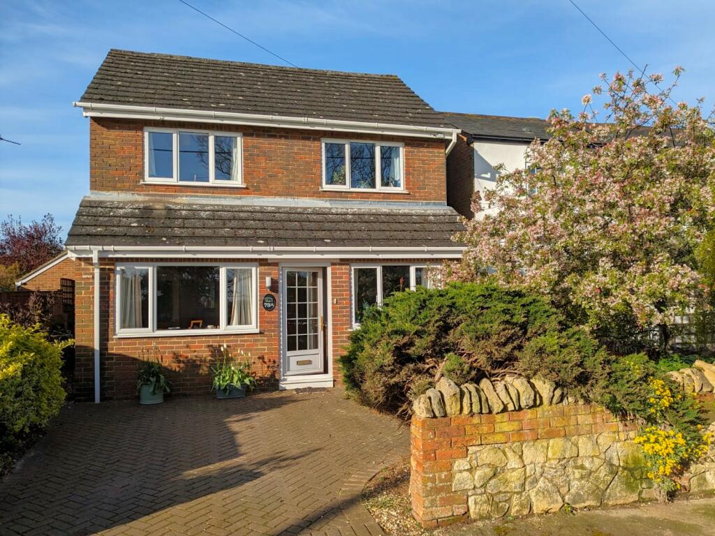 3 bedroom detached house for sale in Eythrope Road, , Stone, HP17