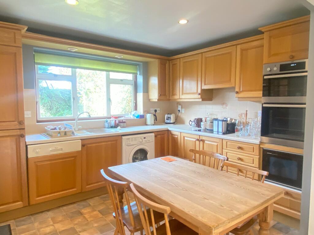 3 bedroom semidetached house for sale in Stratton Road, Lower Sunbury, TW16