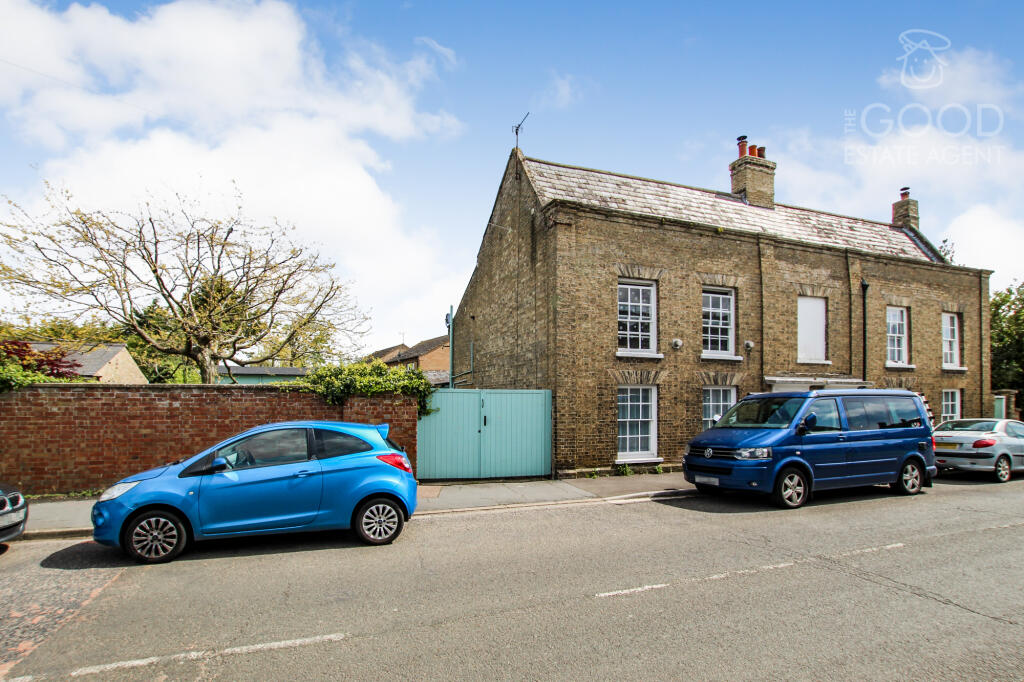 4 bedroom semidetached house for sale in Pratt Street, Soham, CB7