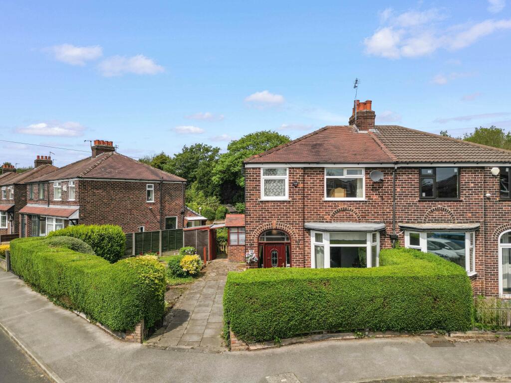 3 bedroom semidetached house for sale in Lindsell Road, West Timperley