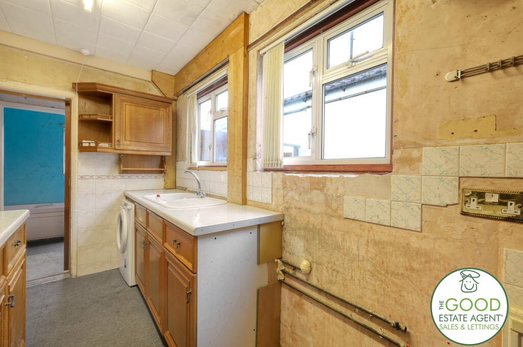 Additional property image - Tower Road, Epping, CM16