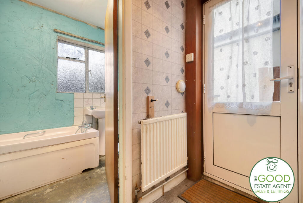 Additional property image - Tower Road, Epping, CM16