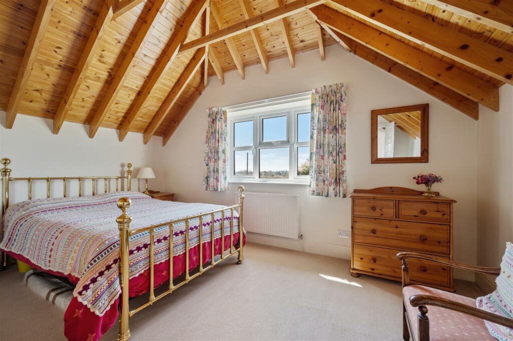 4 bedroom detached house for sale in Greenfields, Hampton, Malpas