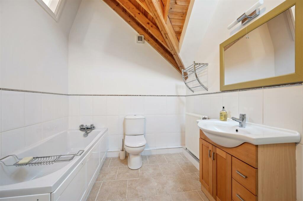 4 bedroom detached house for sale in Greenfields, Hampton, Malpas