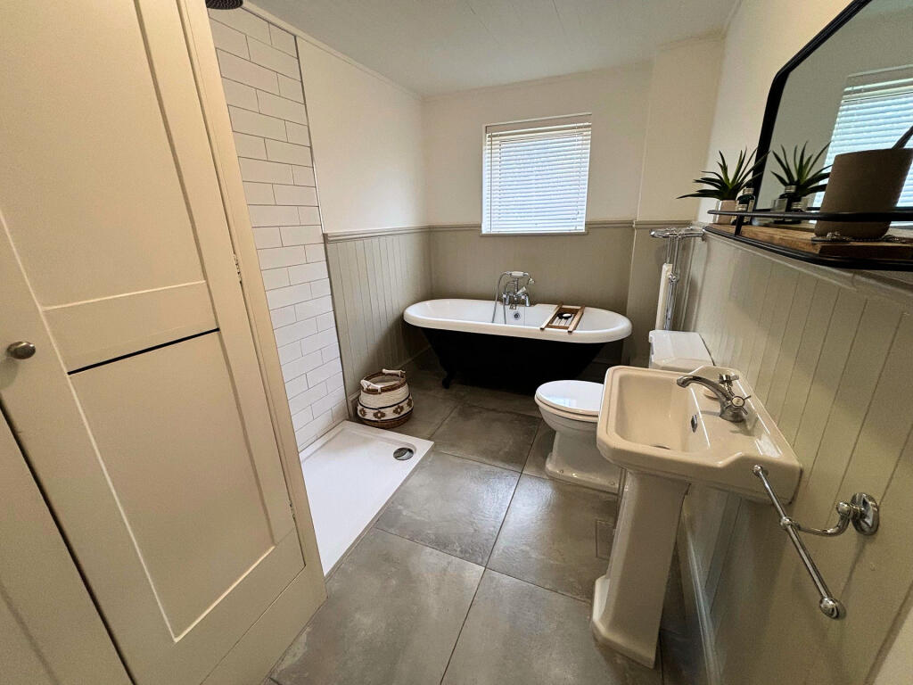 Additional property image - Seaton Road, London Colney, AL2