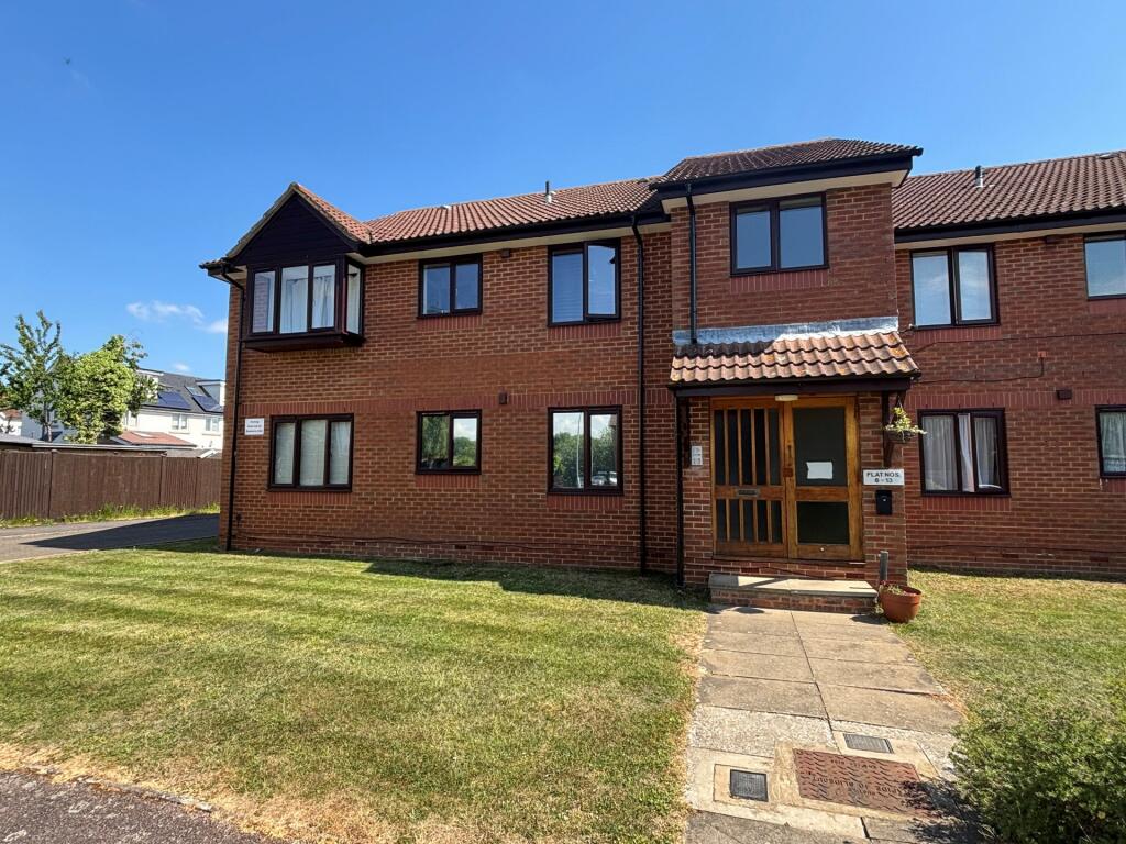 Main image of property: Broadlake Close, London Colney, AL2
