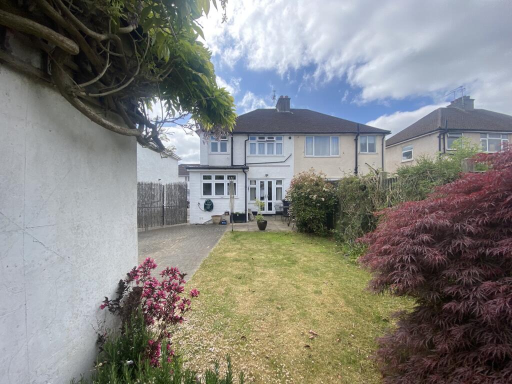 Main image of property: Kings Road, London Colney, AL2
