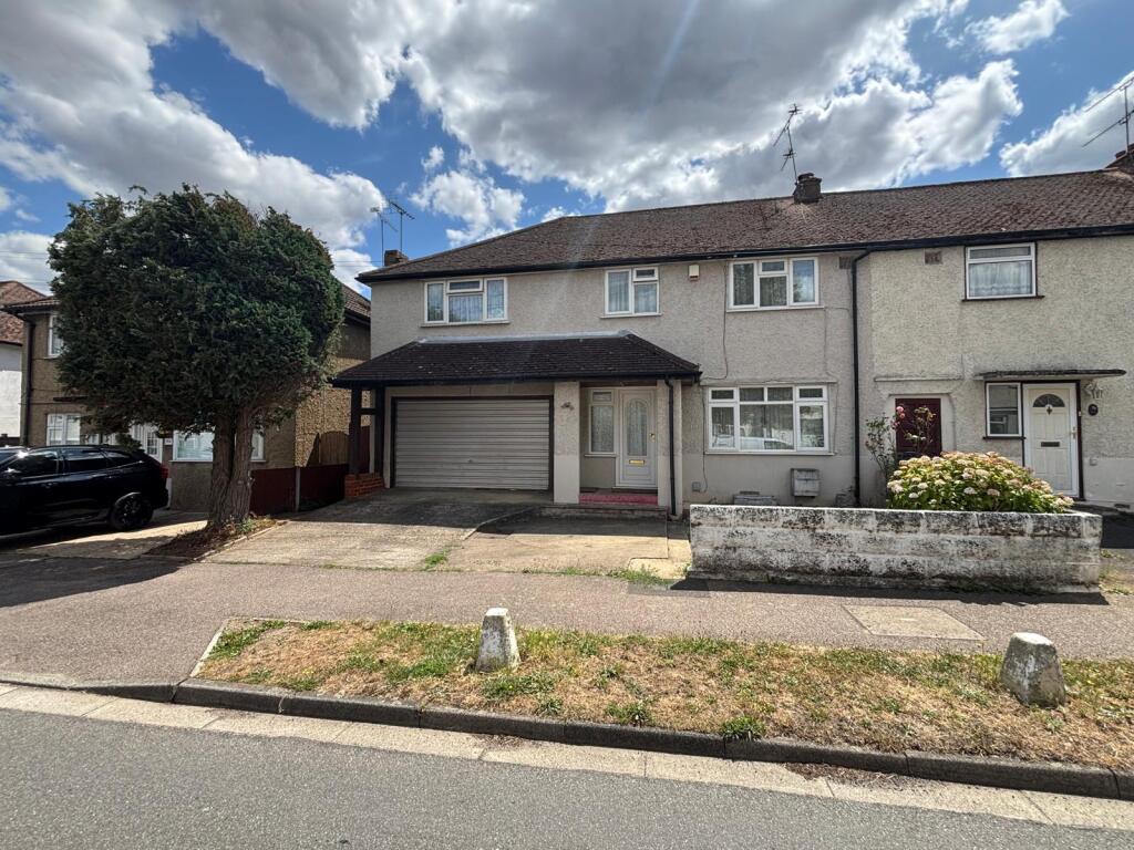Main image of property: Napsbury Avenue, London Colney, AL2