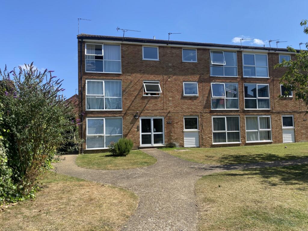 Main image of property: Meadow Close, London Colney, AL2