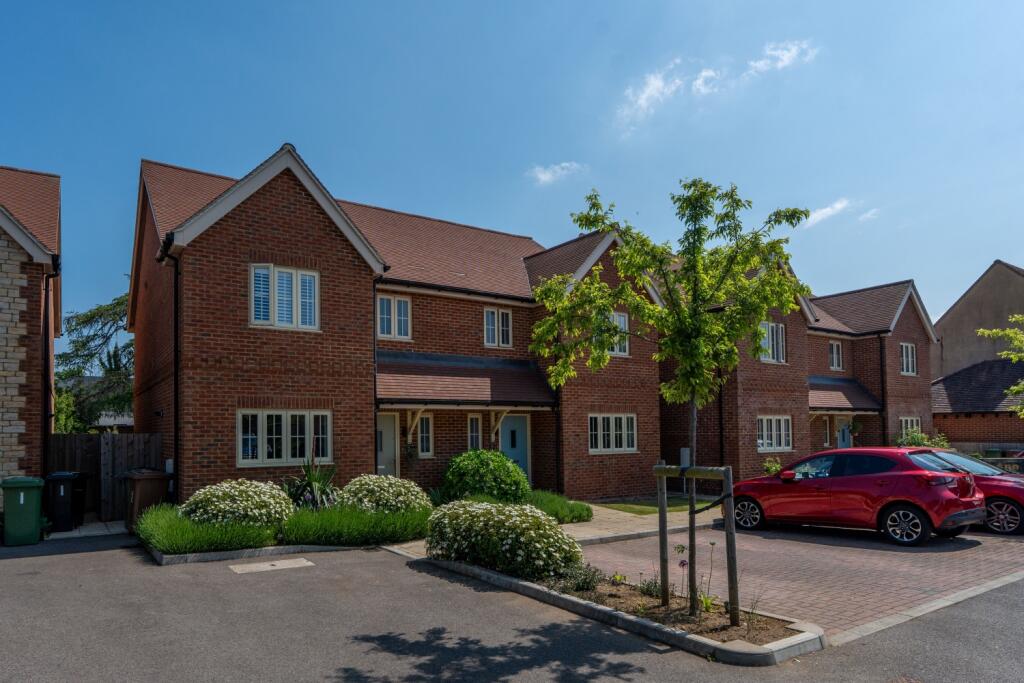 Main image of property: Lion Close, Marcham, Abingdon, Oxfordshire, OX13