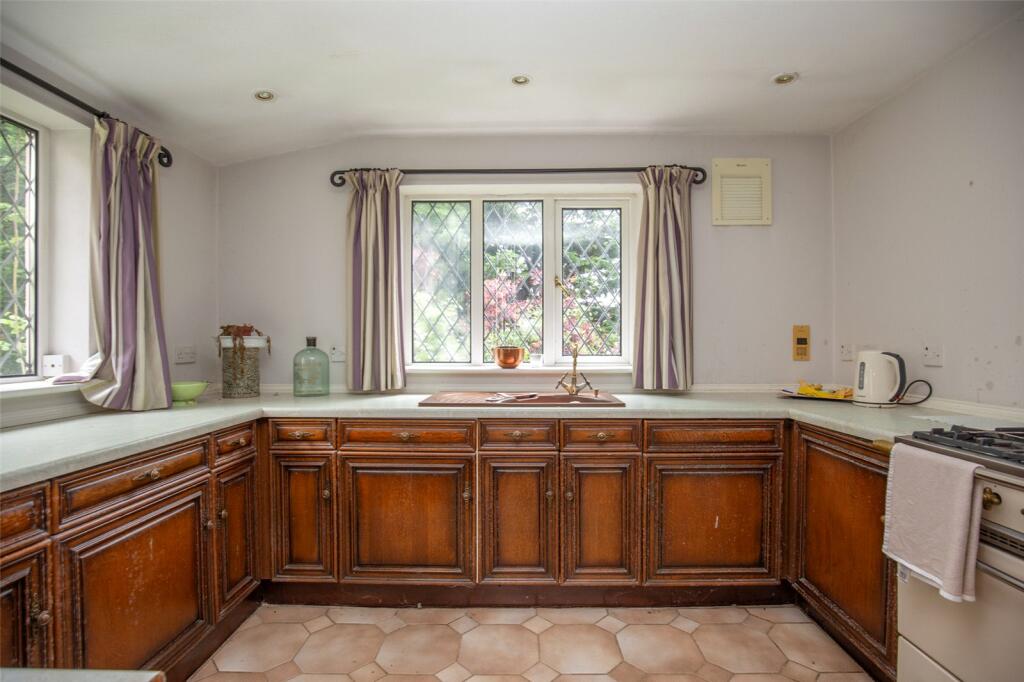 Additional property image - The Ridgeway, Westbury-on-Trym, Bristol, BS10