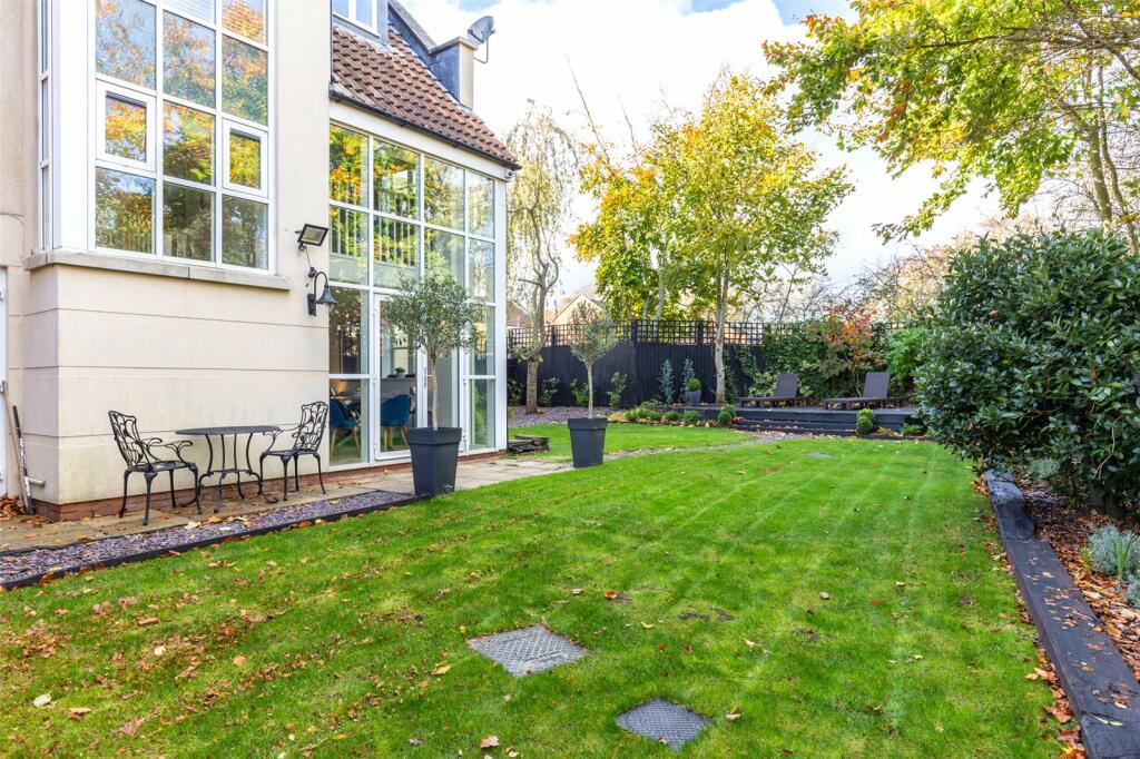 Additional property image - Strathearn Drive, Westbury-on-Trym, Bristol, BS10