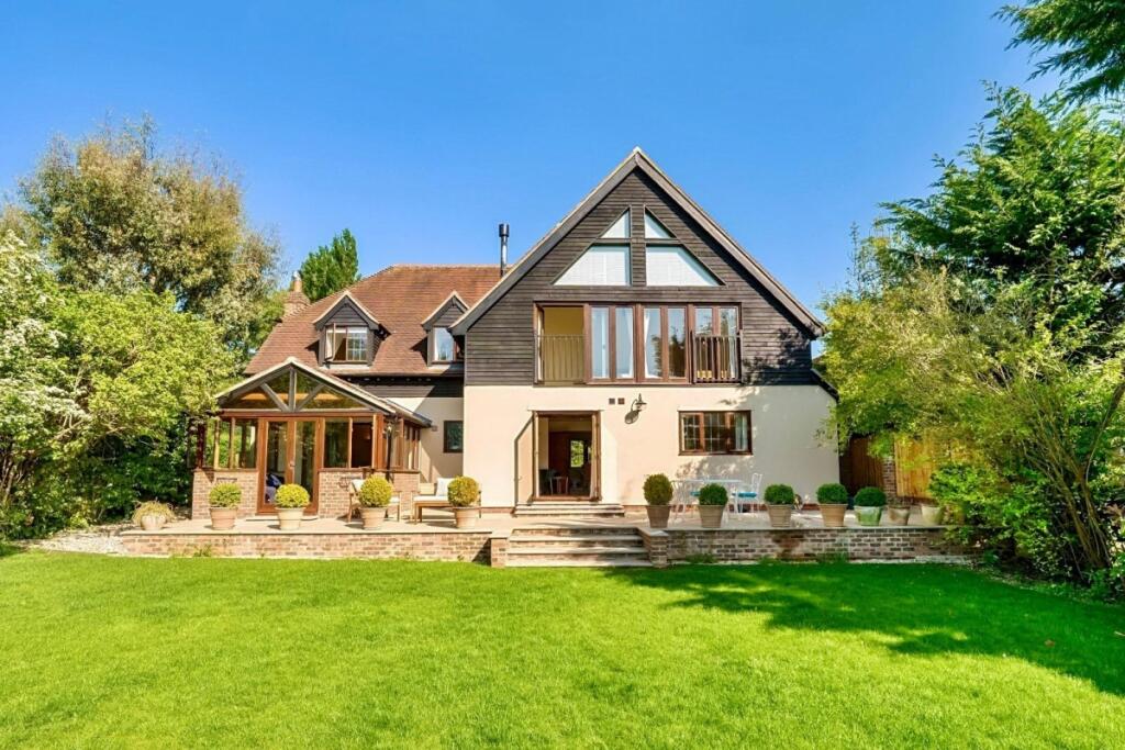 Main image of property: Ashmore Green Newbury RG18