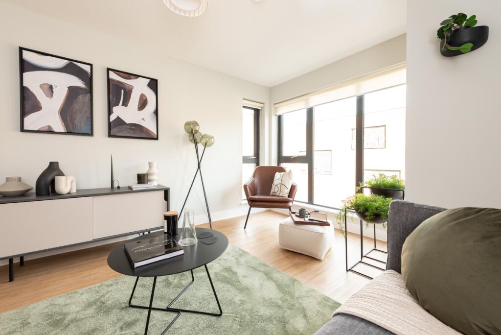 Main image of property: 11 Market Street Newbury RG14