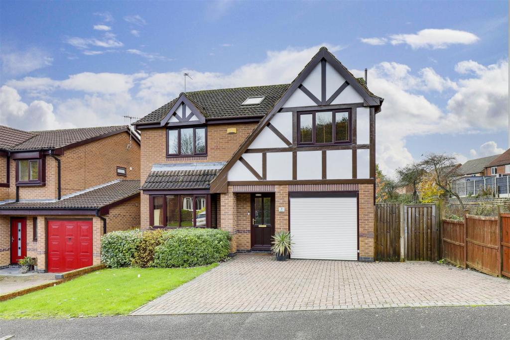 5 bedroom detached house for sale in Shotton Drive, Arnold, Nottinghamshire, NG5 8SW, NG5