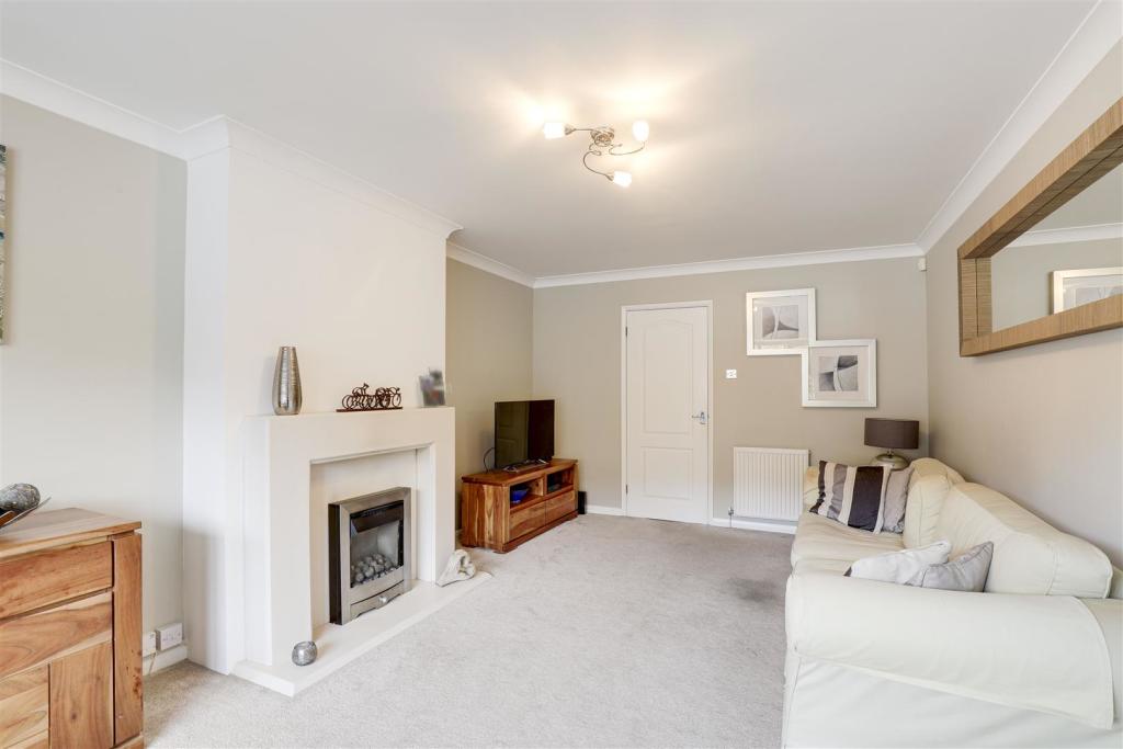 5 bedroom detached house for sale in Shotton Drive, Arnold