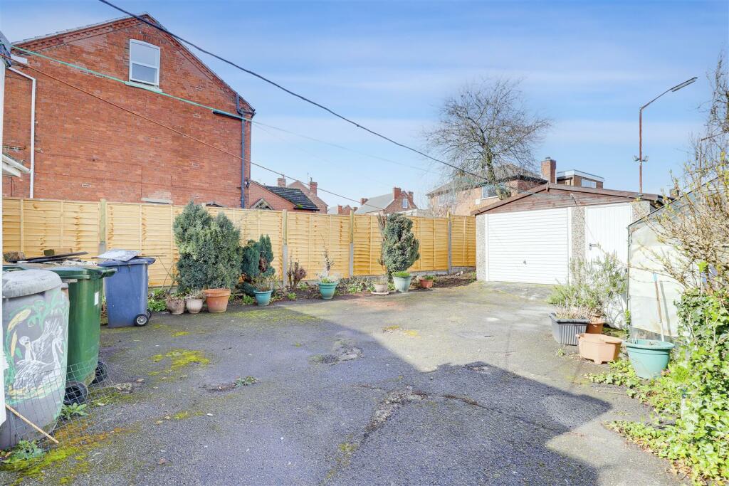 2 bedroom detached bungalow for sale in St. Albans Road, Arnold