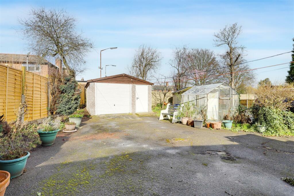 2 bedroom detached bungalow for sale in St. Albans Road, Arnold