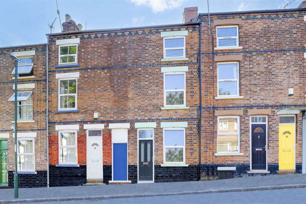 3 bedroom terraced house for sale in Hollis Street, New Basford