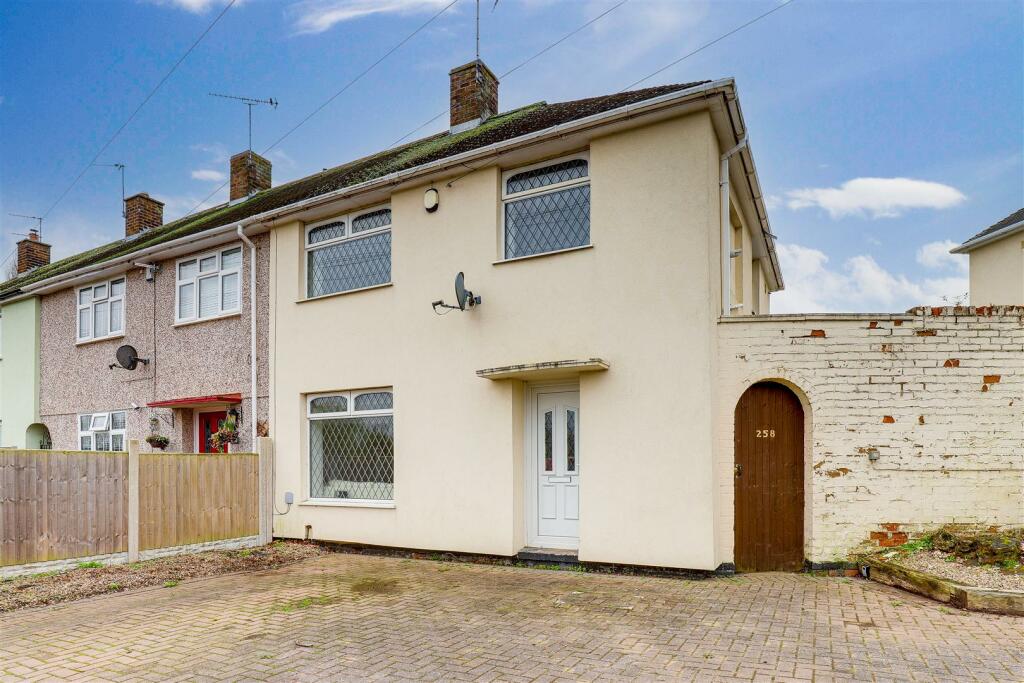 3 bedroom terraced house for rent in Farnborough Road, Clifton, Nottingham, NG11 8JU, NG11