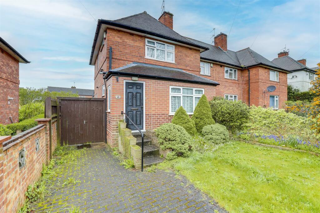 3 bedroom end of terrace house for sale in Harmston Rise, Basford