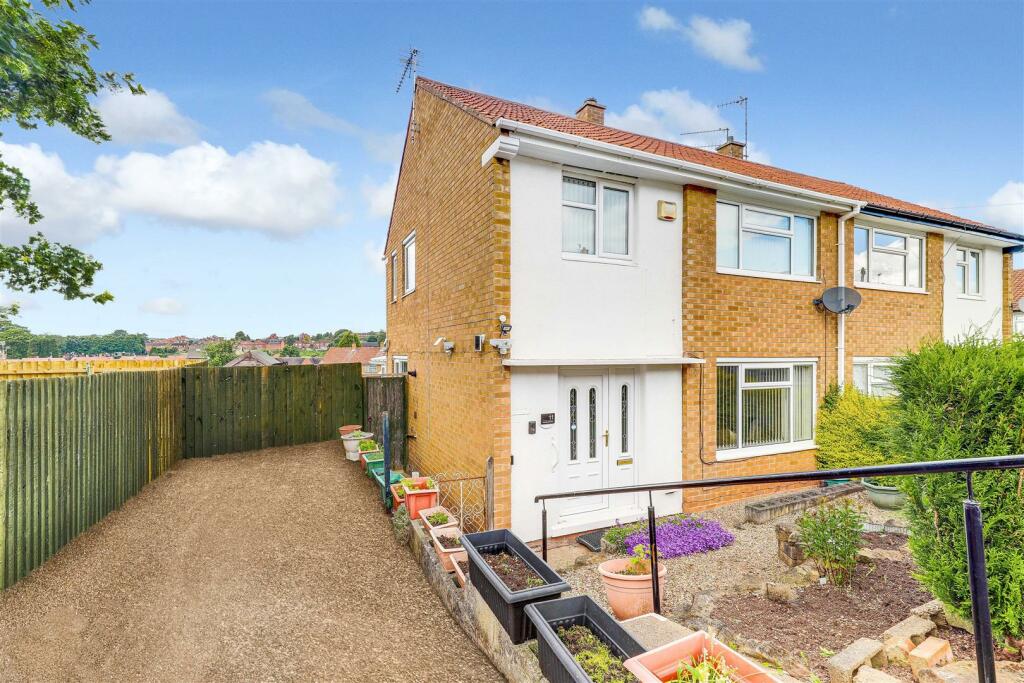 3 bedroom semidetached house for sale in Rosegrove Avenue, Arnold