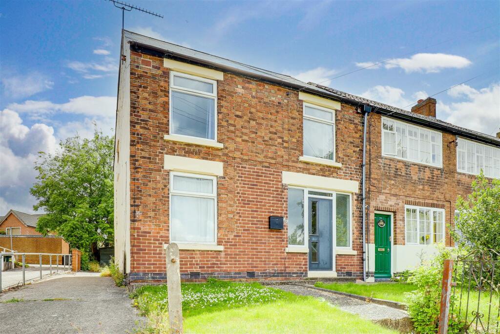 3 bedroom town house for sale in Calverton Road, Arnold