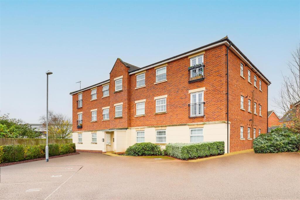 Main image of property: Paton Court, Calverton, Nottinghamshire, NG14 6RL