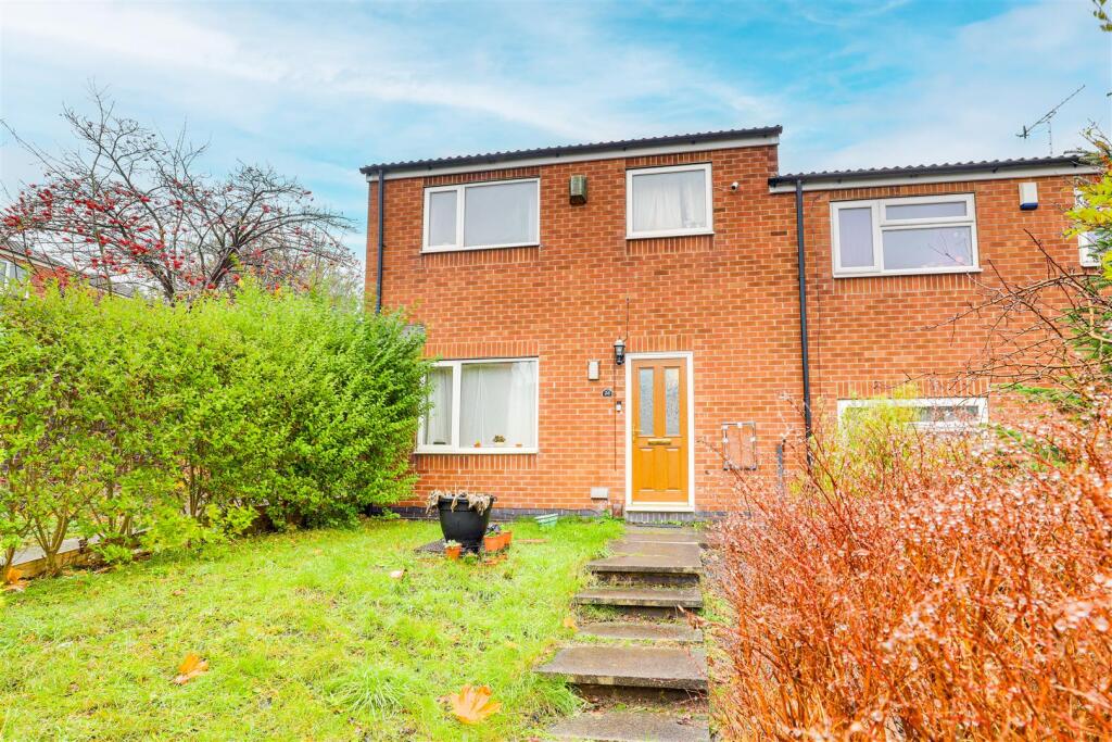 Main image of property: Iona Gardens, Bestwood, Nottinghamshire, NG5 9NT