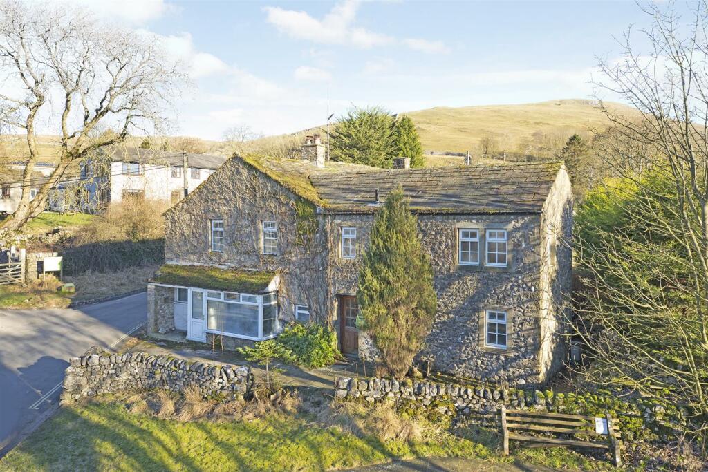 7 bedroom detached house for sale in Finkle Street, Malham, BD23