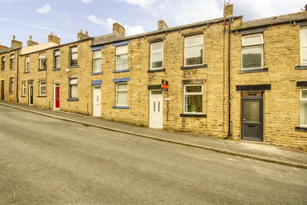 3 bedroom terraced house for sale in Russell Street, Skipton, BD23