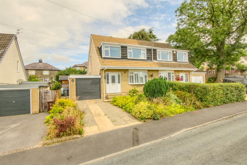 3 bedroom semidetached house for sale in Rombalds Crescent, Silsden, BD20