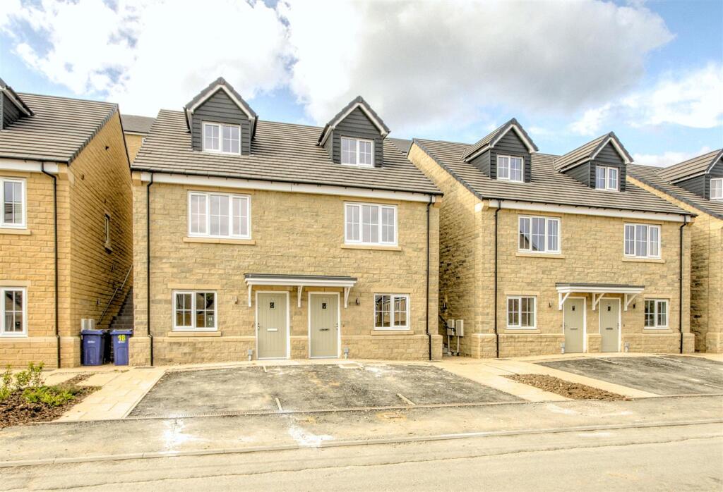 Main image of property: 14 Pen-Y-Ghent Road, Skipton