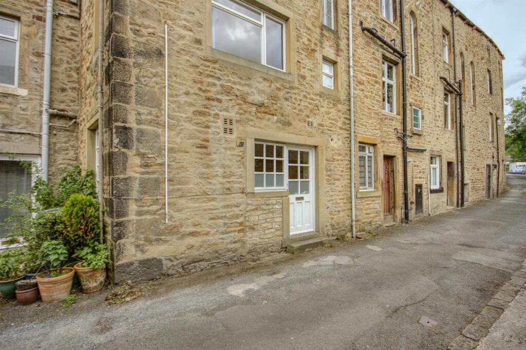 Main image of property: Back O The Beck, Skipton
