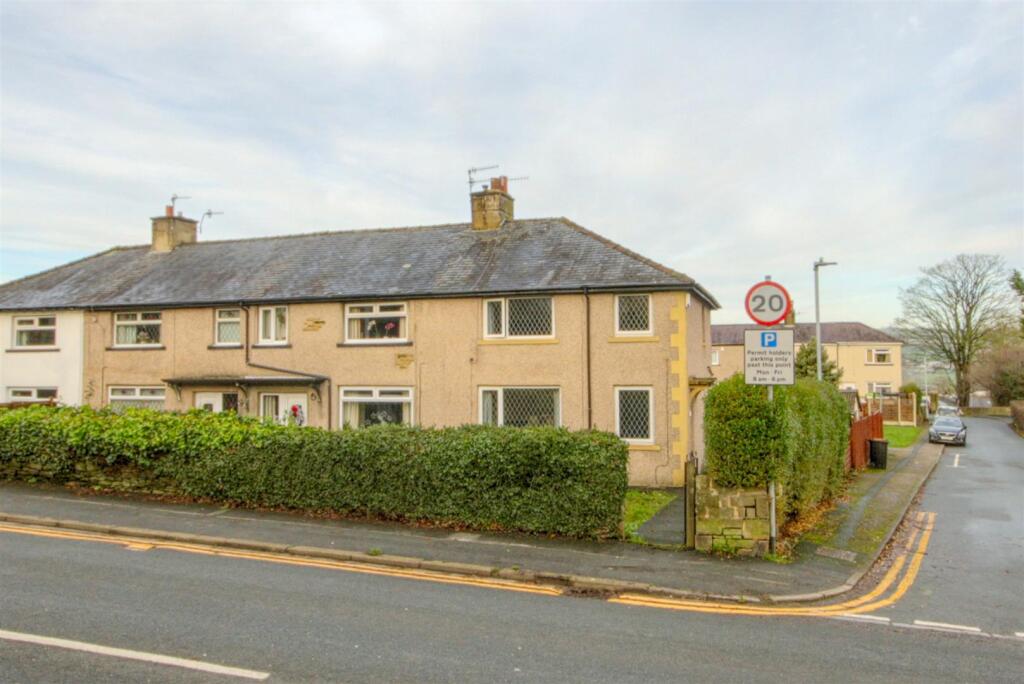 Main image of property: Stone Grove, Steeton