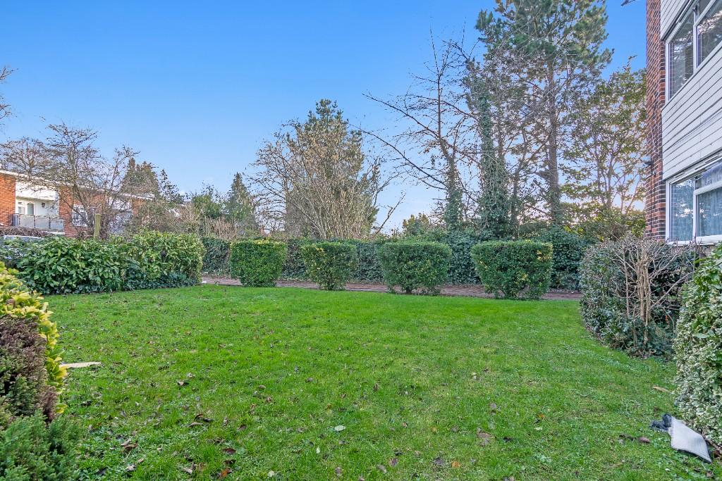 2 bedroom flat for sale in Slough Lane, London, NW9