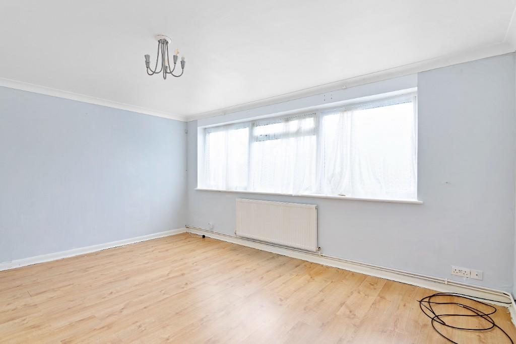 2 bedroom flat for sale in Slough Lane, London, NW9