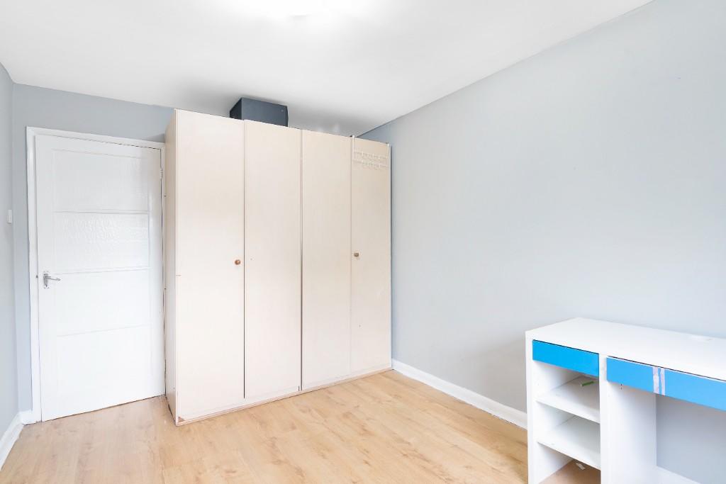 2 bedroom flat for sale in Slough Lane, London, NW9