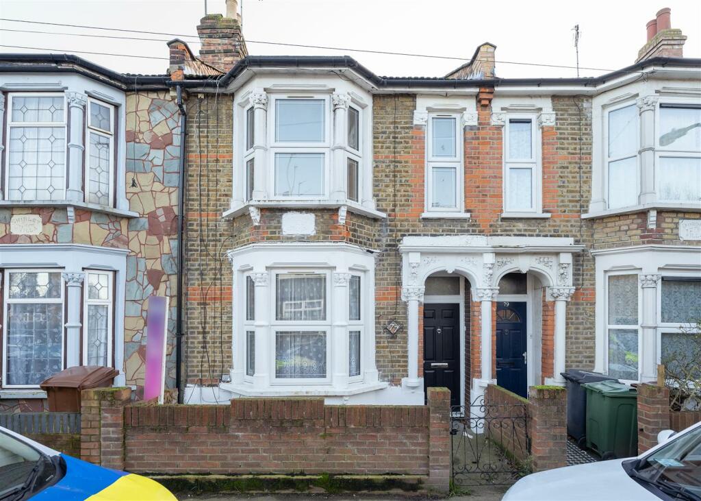 3 bedroom terraced house for sale in Spruce Hills Road, Walthamstow, E17